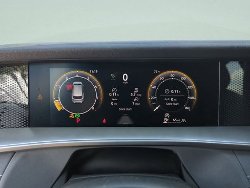 Certified 2025 Volkswagen Tiguan SE R-Line image 43