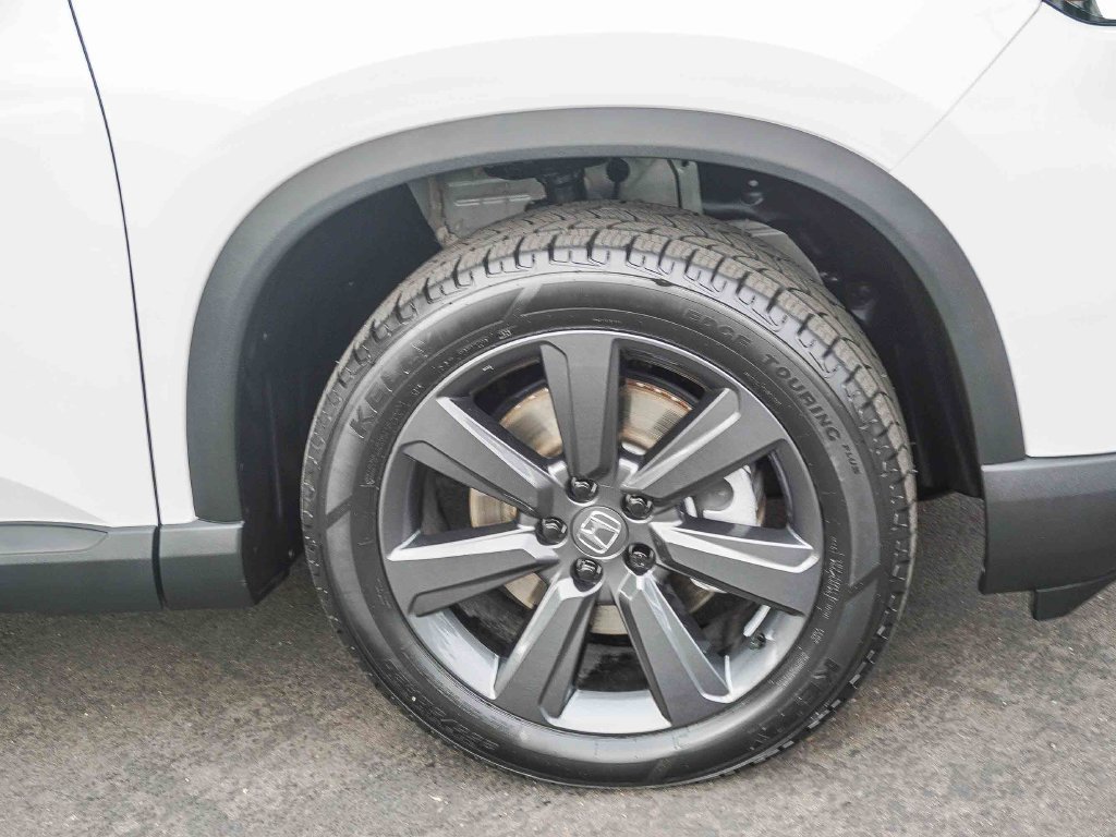 Used 2025 Honda Pilot Sport image 9