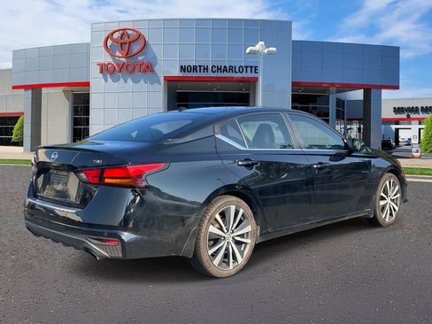 Used 2022 Nissan Altima 2.5 SR FWD image 8