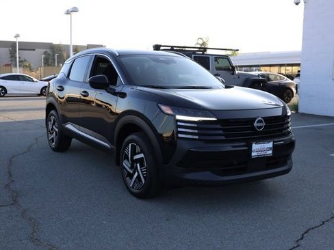 New 2026 Nissan Kicks SV image 2