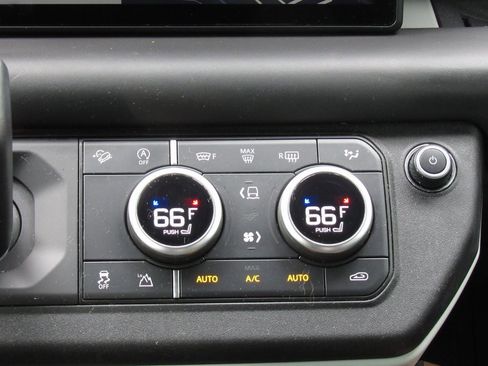 Used 2022 Land Rover Defender 110 X-Dynamic HSE image 30