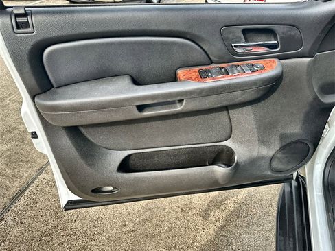 Used 2009 Chevrolet Tahoe LT image 21