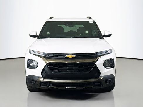 Used 2023 Chevrolet TrailBlazer ACTIV w/ Technology Package image 2