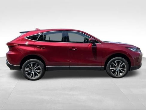 Used 2023 Toyota Venza LE AWD/4WD image 6