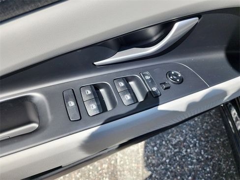 New 2025 Hyundai Elantra Limited image 15