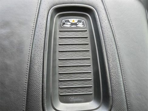 Used 2018 Cadillac Escalade ESV Platinum image 32