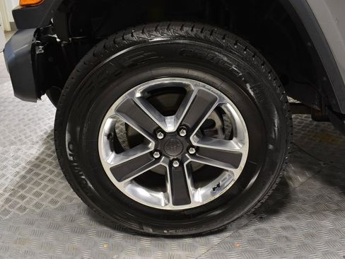 Used 2018 Jeep Wrangler Unlimited Sahara w/ Cold Weather Group image 35