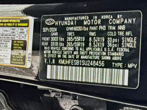 Used 2025 Genesis GV80 2.5T Standard AWD/4WD image 12