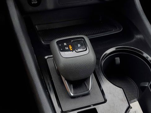 Used 2025 Nissan Rogue SV FWD image 29