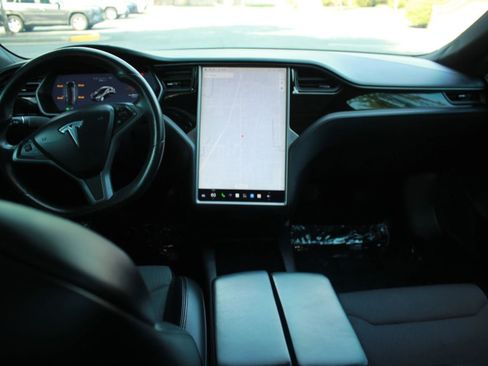 Used 2018 Tesla Model S 75D AWD/4WD image 10