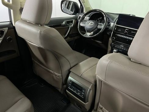 Used 2023 Lexus GX 460 Premium w/ Accessory Package AWD/4WD image 29