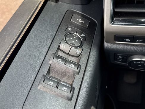 Used 2022 Ford F250 Lariat w/ FX4 Off-Road Package AWD/4WD image 31