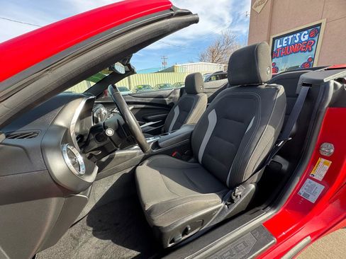 Used 2020 Chevrolet Camaro LT image 18