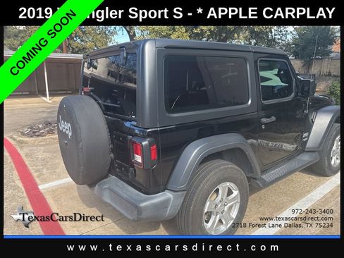 Used 2019 Jeep Wrangler Sport S image 3