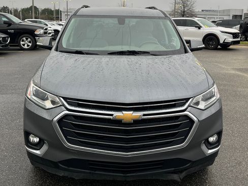 Used 2020 Chevrolet Traverse LT image 2