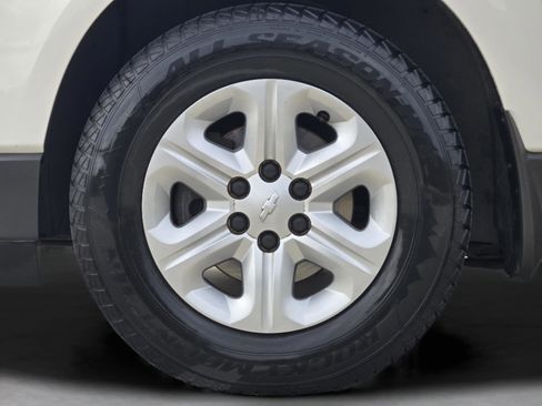 Used 2012 Chevrolet Traverse LS FWD image 30