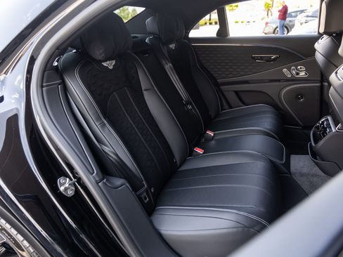 Used 2025 Bentley Flying Spur Plug-In Hybrid AWD/4WD image 52