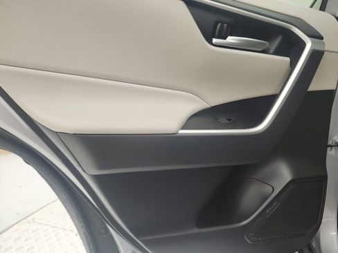 Used 2025 Toyota RAV4 XLE Premium FWD image 9