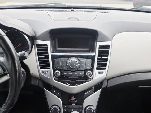Used 2014 Chevrolet Cruze LT FWD image 17