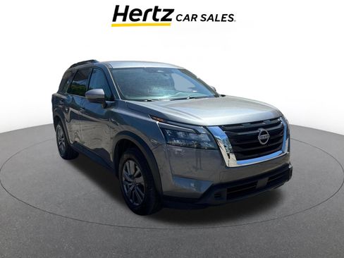 Used 2025 Nissan Pathfinder SV image 1