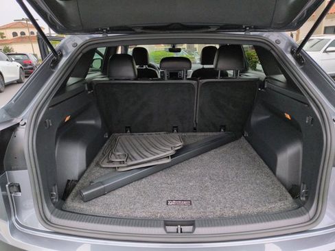 Certified 2022 Volkswagen Atlas Cross Sport SE image 6