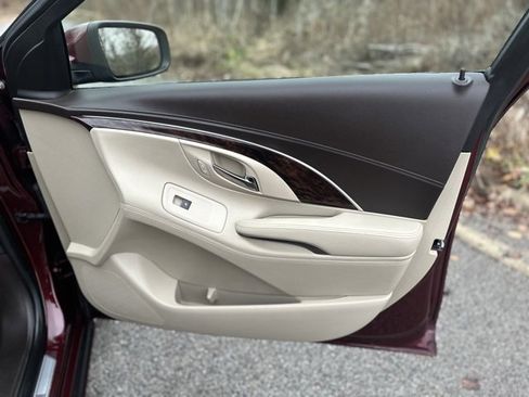Used 2016 Buick LaCrosse Leather image 19
