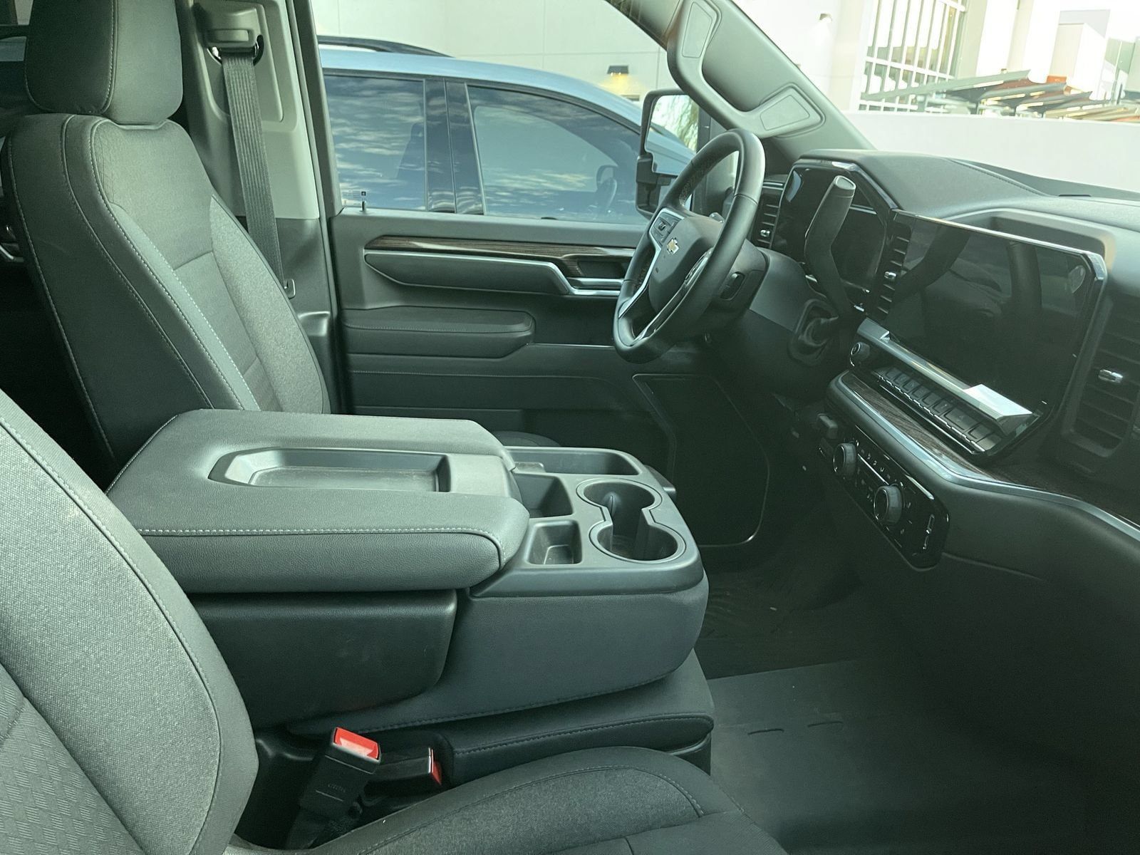 Used 2026 Chevrolet Silverado 2500 LT w/ All Star Edition AWD/4WD image 7