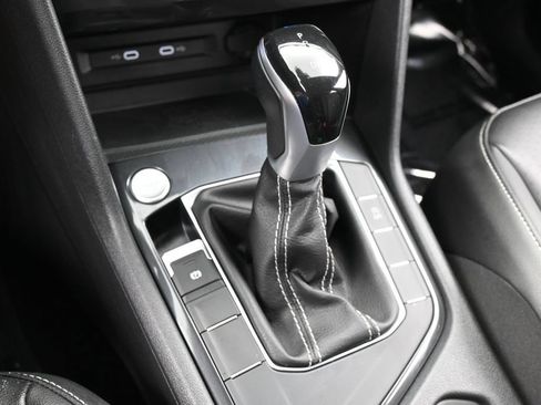 Used 2023 Volkswagen Tiguan SE FWD image 22