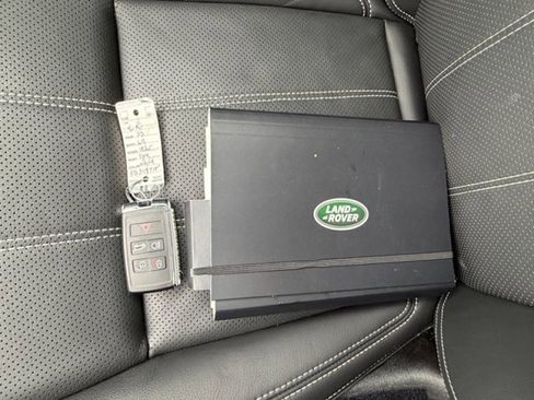 Used 2023 Land Rover Range Rover Velar R-Dynamic S image 22