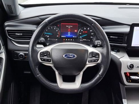 Certified 2022 Ford Explorer XLT w/ Equipment Group 202A image 30