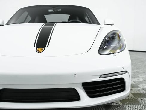 Used 2025 Porsche 718 Cayman RWD image 38
