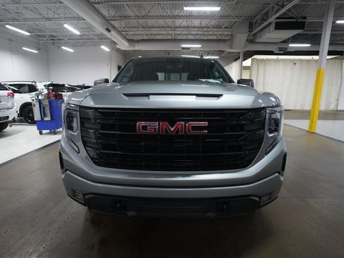Used 2025 GMC Sierra 1500 Elevation w/ Preferred Package AWD/4WD image 11