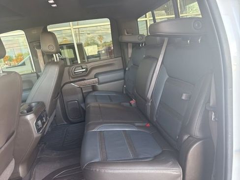 Used 2023 GMC Sierra 2500 Denali w/ Denali Ultimate Package AWD/4WD image 9