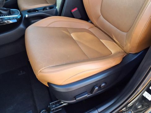 Used 2024 Kia Seltos EX image 24