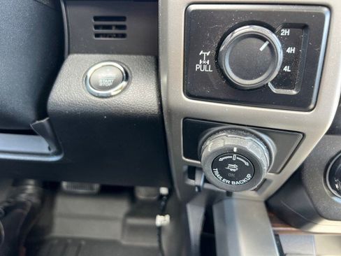 Used 2020 Ford F150 Lariat image 16