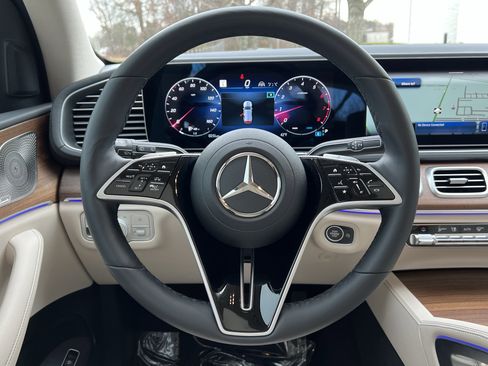 Certified 2025 Mercedes-Benz GLS 450 450 image 18