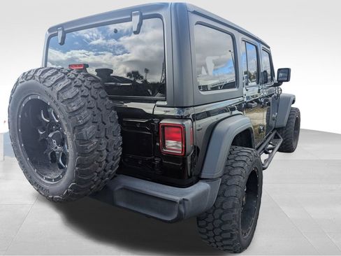 Used 2019 Jeep Wrangler Unlimited Sport S image 2