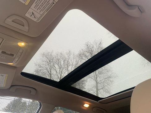 Used 2019 Nissan Rogue SL w/ Premium Package image 24