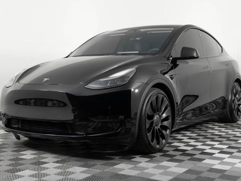 Used 2022 Tesla Model Y Performance image 2