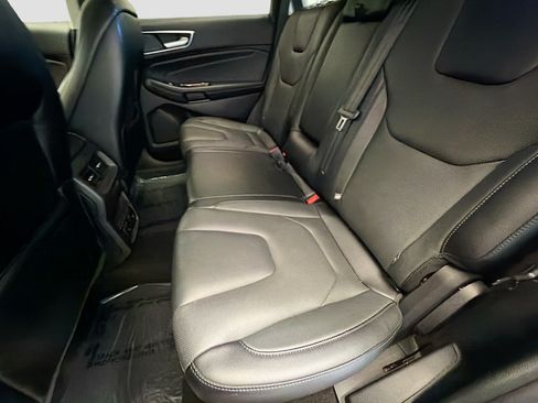 Used 2019 Ford Edge Titanium w/ Equipment Group 301A FWD image 12