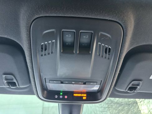 Used 2018 Chevrolet Cruze LT w/ Sun And Sound Package image 28