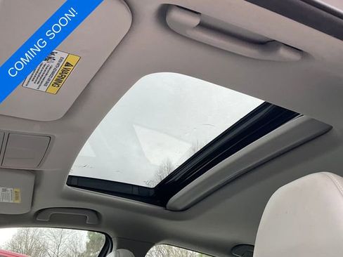 Used 2017 Acura TLX w/ Technology Package image 3