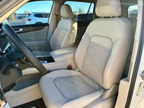 New 2026 Volkswagen Atlas SE image 13