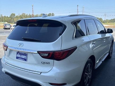 Used 2020 INFINITI QX60 Luxe w/ Essential Package FWD image 6