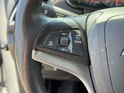 Used 2020 Chevrolet Trax LT w/ LT Convenience Package AWD/4WD image 19