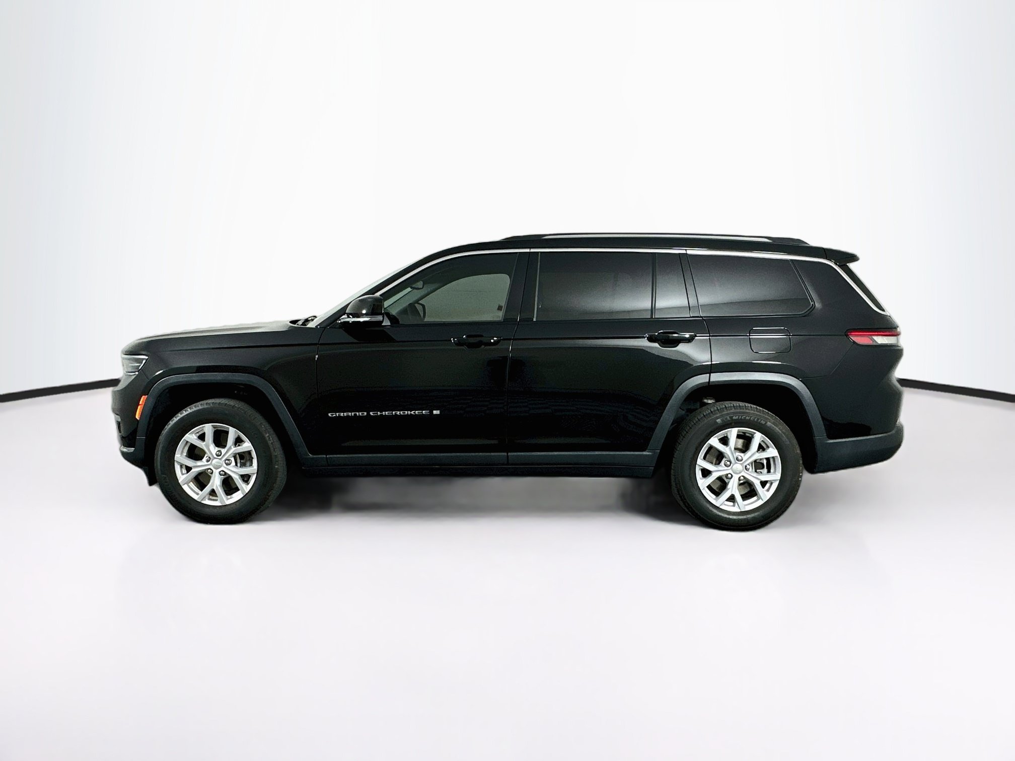 Used 2023 Jeep Grand Cherokee L Limited w/ Trailer Tow Group (B) AWD/4WD image 4