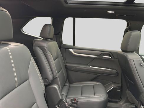 New 2026 GMC Acadia Elevation w/ Elevation Premium Package AWD/4WD image 23