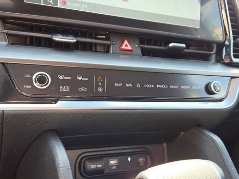 Used 2024 Kia Sportage EX FWD image 22