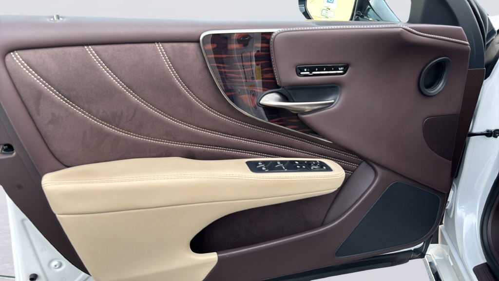 Used 2019 Lexus LS 500 AWD w/ Luxury Package image 5