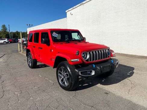 Used 2024 Jeep Wrangler Unlimited Sahara image 8